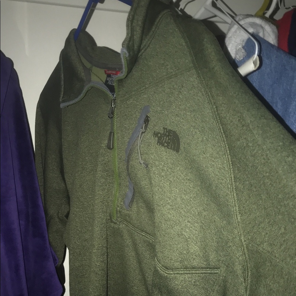 The North Face (Pullover)